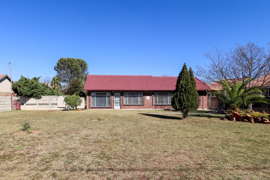 3 Bedroom Property for Sale in Flimieda North West